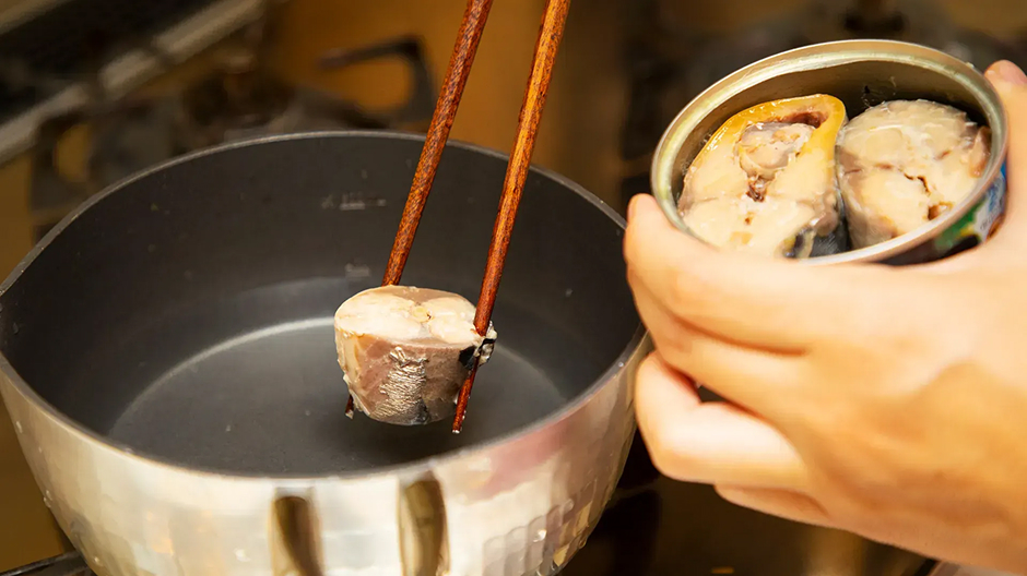 サバ缶と舞茸のみそ汁