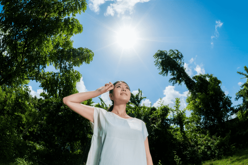 食事、服装・環境、飲み物の観点から夏バテや熱中症の対処法をご紹介!