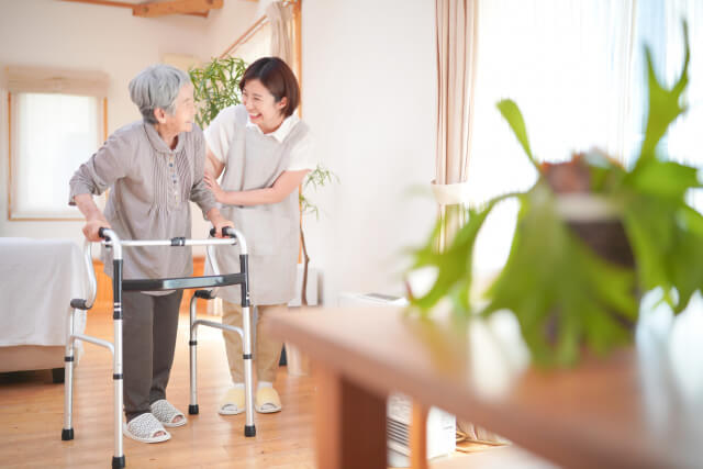 在宅介護における夏バテ回避のためにできることは? 介護福祉士が解説