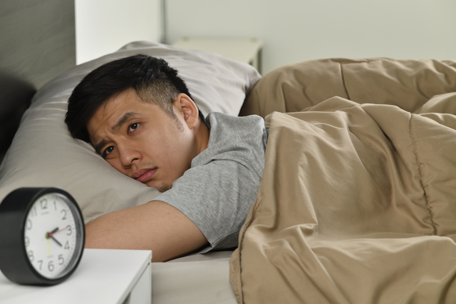 「不眠症」になってしまう原因をご存じですか? 治療は何科で受けられる?【医師解説】