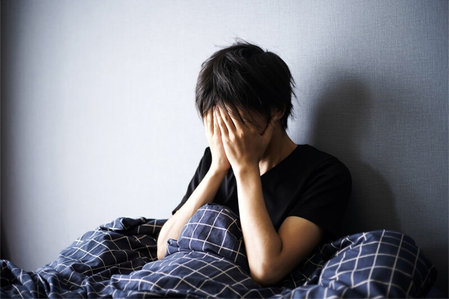 夜になかなか眠れず寝坊してしまう…これってなんで?