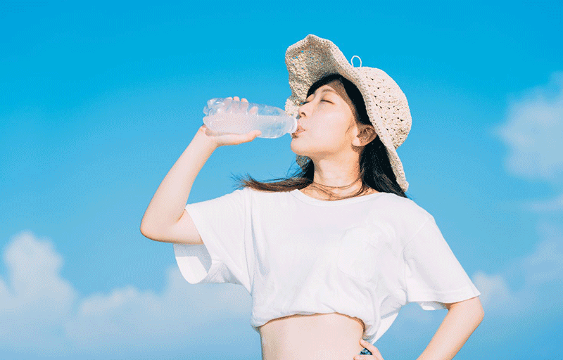 「スポーツドリンクの飲み過ぎ」が危険な理由をご存知ですか? 死に至る可能性も?
