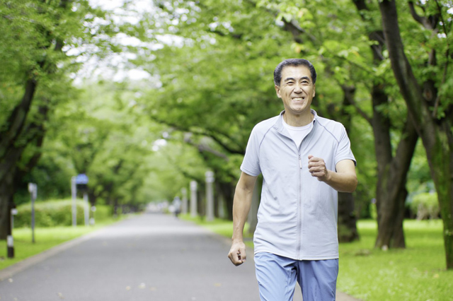 糖尿病改善に効果的な運動をご存じですか？「ウォーキング」「筋トレ」それぞれの効果を医師が解説