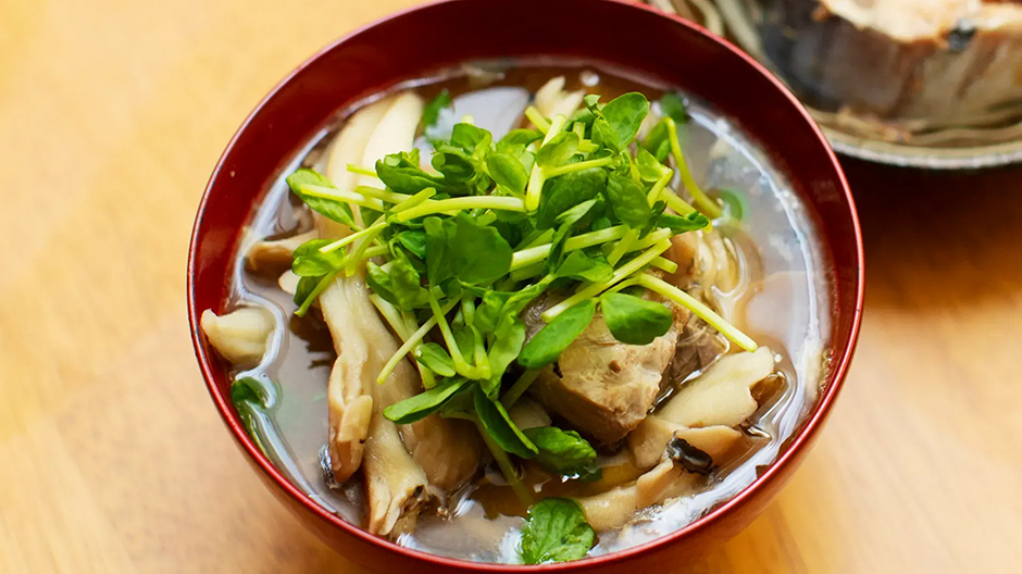 サバ缶と舞茸のみそ汁
